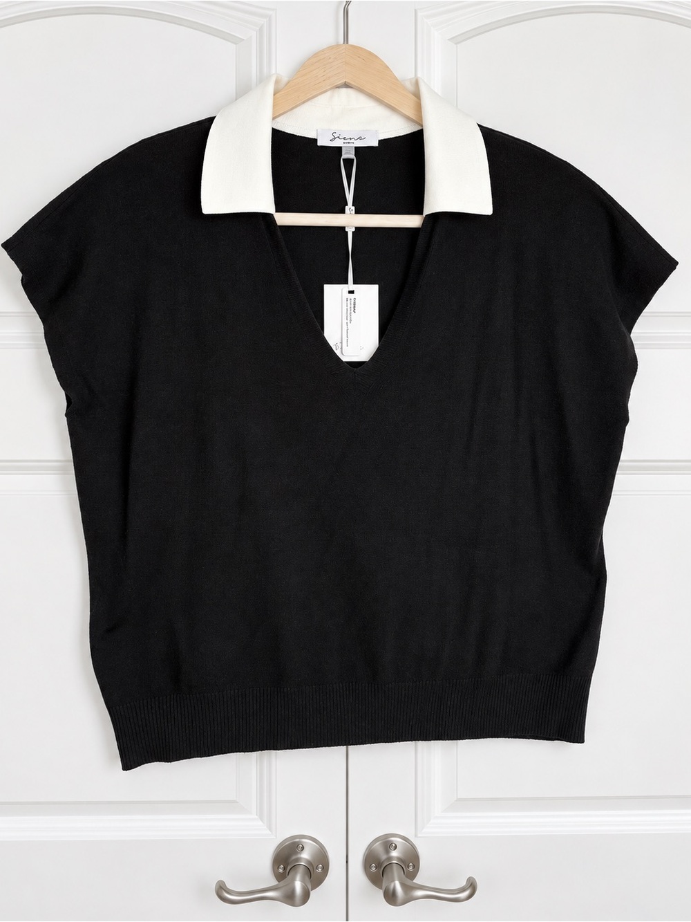 Sioni Milano XL Black White Collared V-Neck Knit Top Sweater Vest NWT